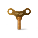Spieluhr-Schlüssel in gold mit Gravur